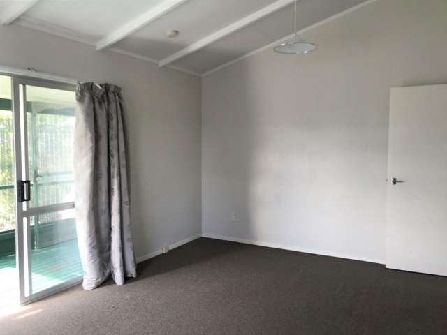 72 Vodanovich Road Te Atatu South_1