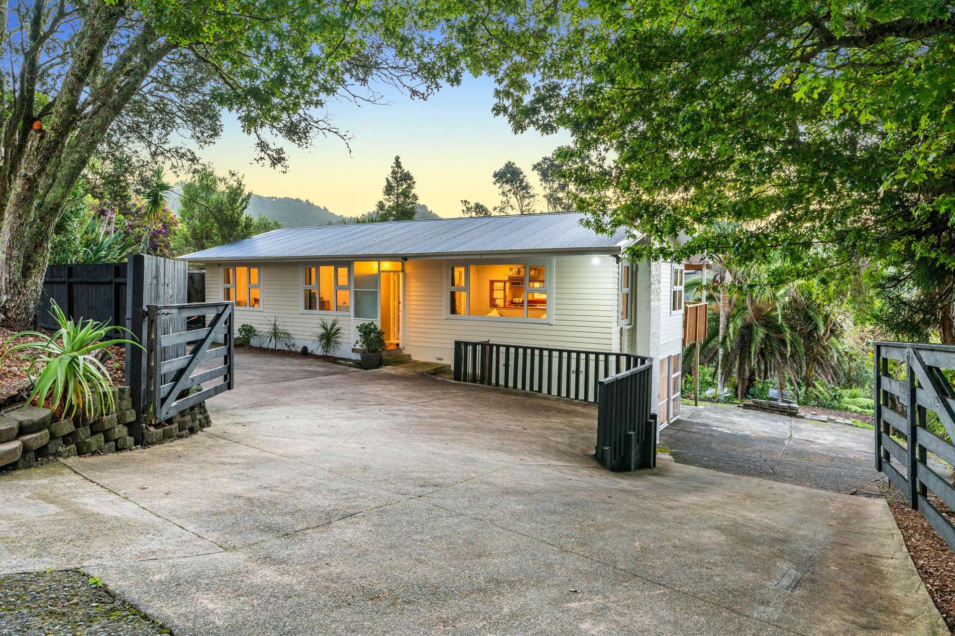 269 Forest Hill Road Waiatarua_0