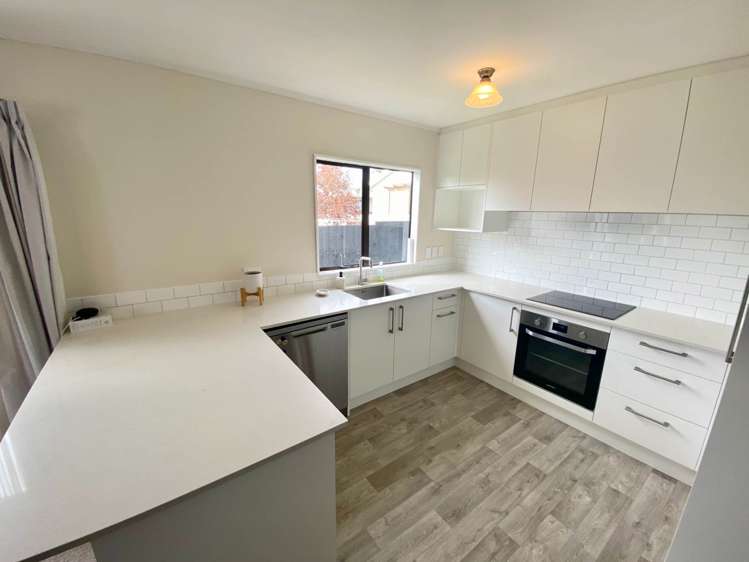 2/30 Jarman Road Mount Wellington_3