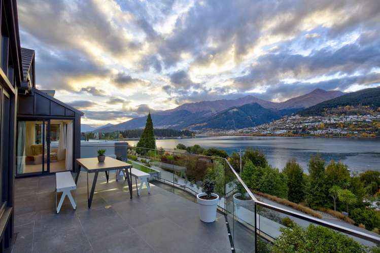 562 Peninsula Road Kelvin Heights_1