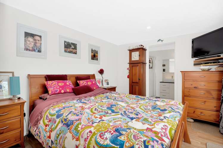 8 Dell Way Judea_22