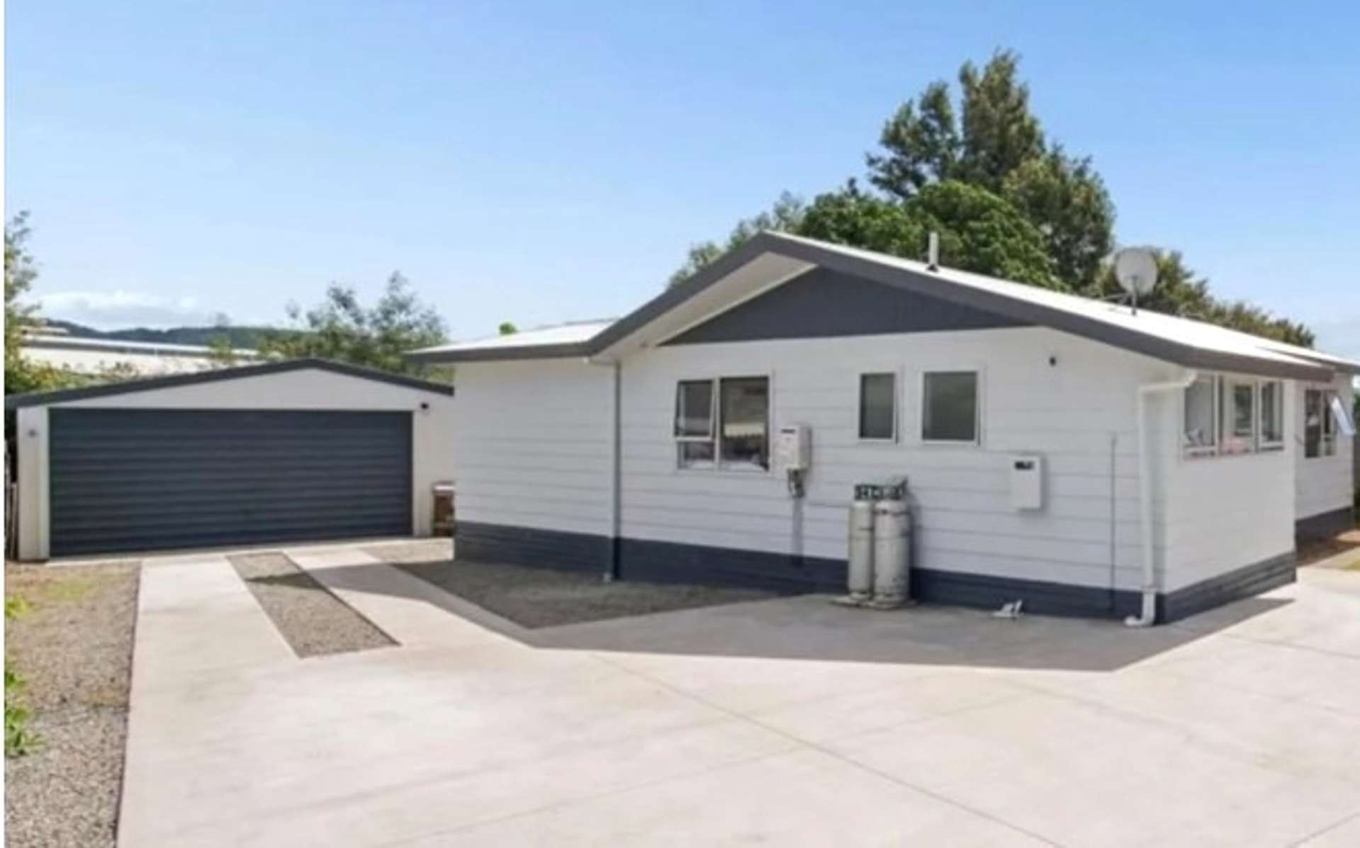 12 Conifer Place 11555_0