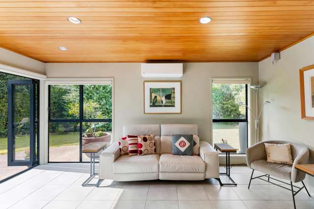 8 Kallaroo Place Botany Downs_1