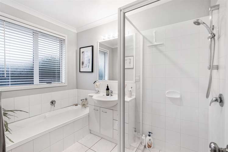 31 Putake Drive Parklands_11