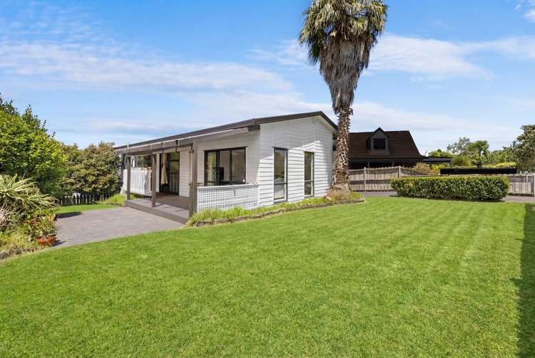 49 Gosford Drive Botany Downs_13