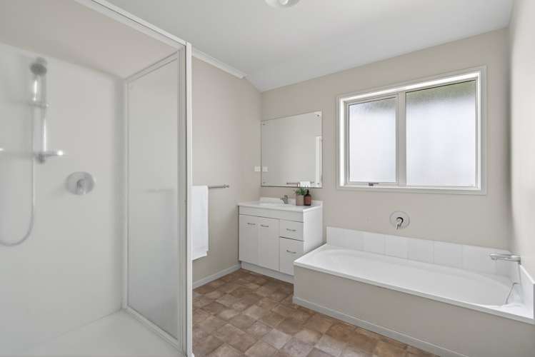 9 Gina Way Welcome Bay_10