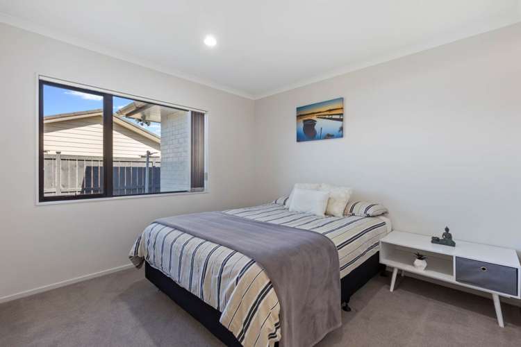 60 Turnberry Drive Wattle Downs_13