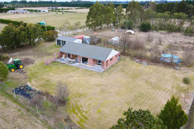 2555 South Eyre Road West Eyreton_2