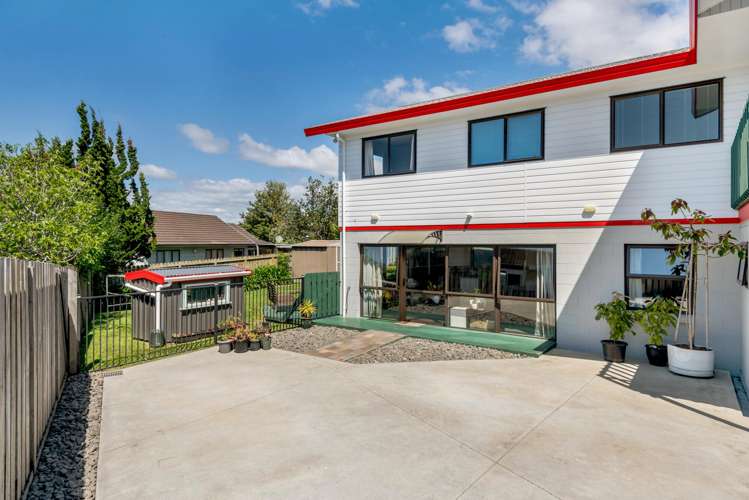 25 & 25a Sandgate Avenue Botany Downs_13