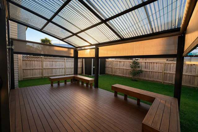 ***Spacious 3 Bedroom Glen Eden Home with Covered Outdoor Living***