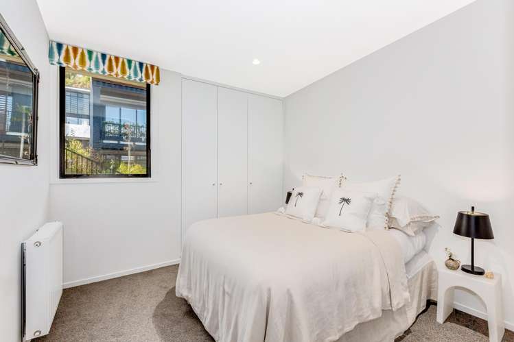 7 Jean Caldwell Way Island Bay_21