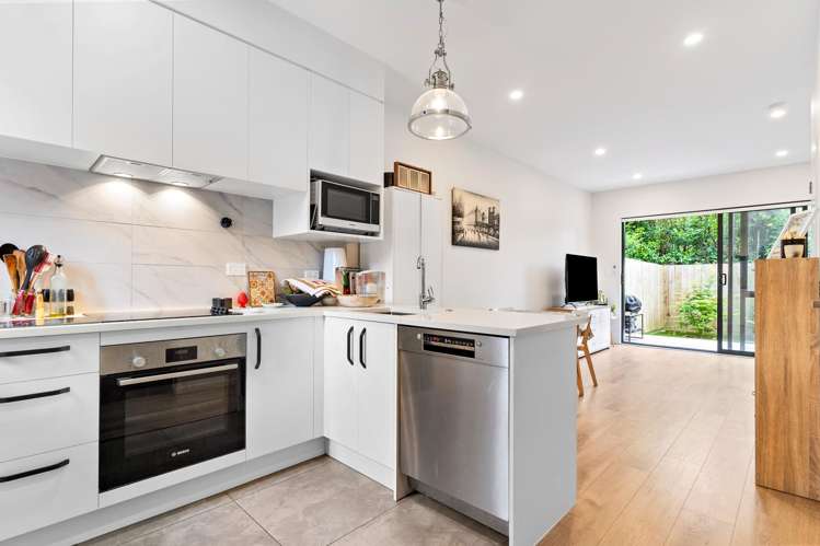 7/241 Don Buck Road Massey_4