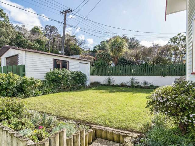 113 Queens Drive Lyall Bay_1