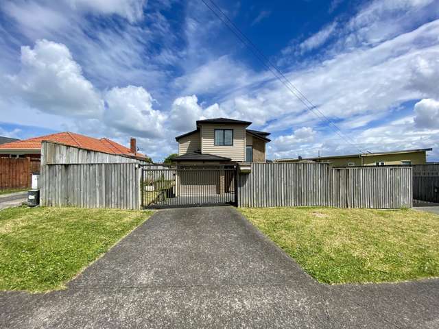 Spacious Family Home in Mount Roskill