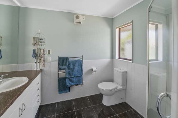 23 Stead Crescent Stoke_10