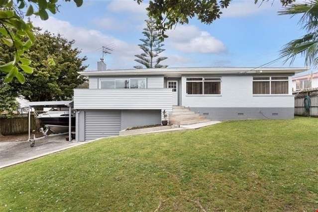 21 Royal View Road Te Atatu South_1