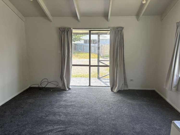 26A Hennessey Street East (left) 1207_3