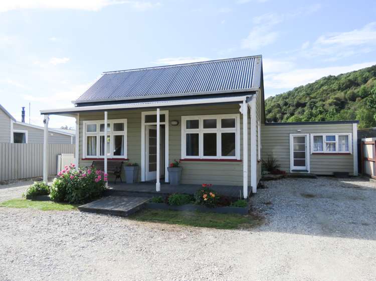 6 Herald Street Reefton_7