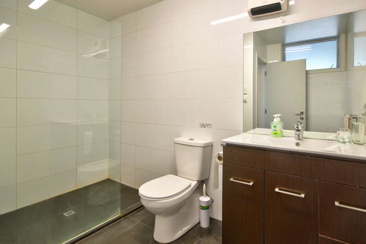 8b Moss Lane Fernhill/Sunshine Bay_12