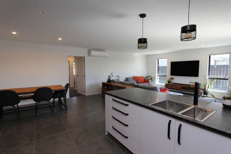 30 Catalina Crescent Burleigh_11