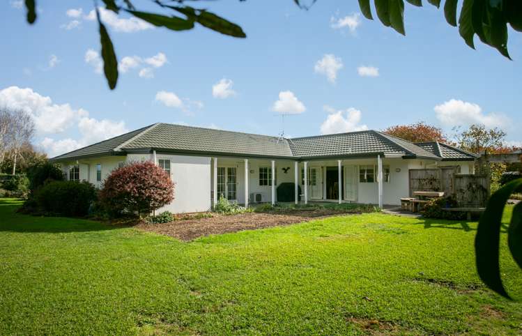 45 The Oaks Drive Leamington_1