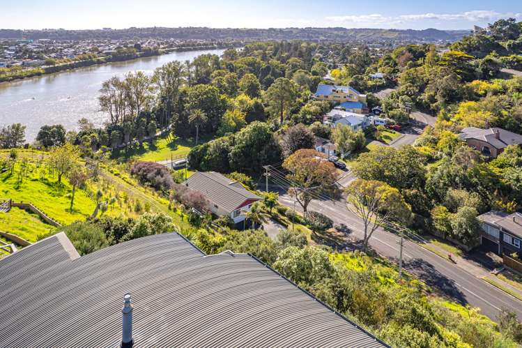 1 Shakespeare Road Bastia Hill_30