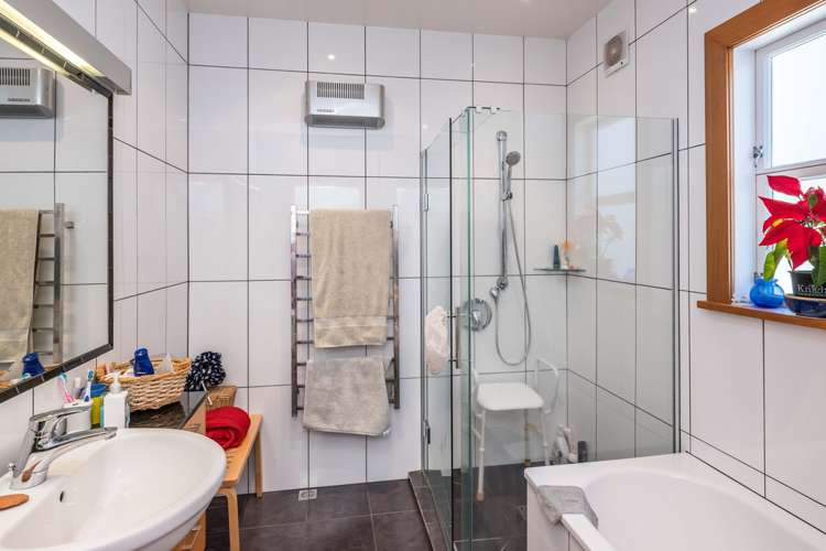 83 Marine Parade Seatoun_13