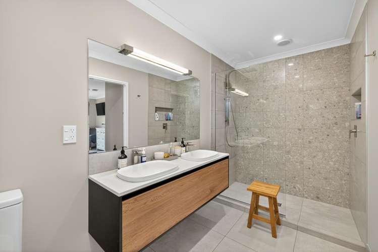 8 Avon Gate Russley_7