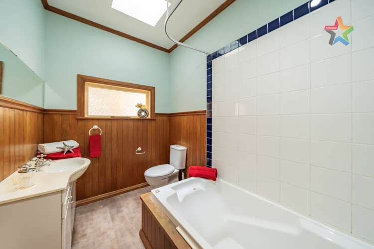 51 Pohutukawa Street Woburn_13