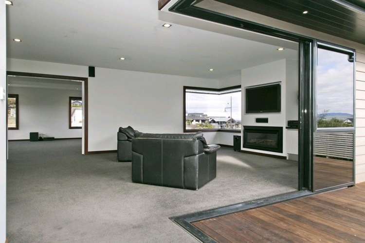 7 Coprosma Crescent Waipahihi_5