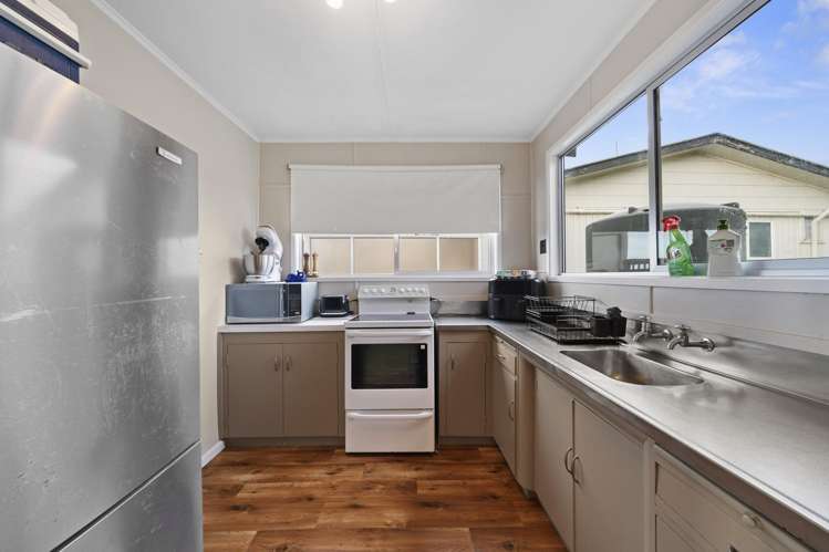 2 Kawakawa Bay Coast Road_3