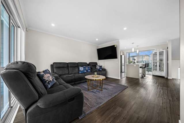 57 Arrowsmith Drive Flat Bush_2