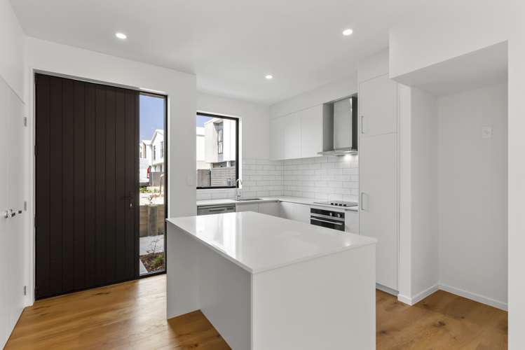 7/82 East Coast Road Milford_8