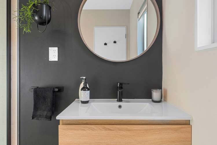 20 Admirals Court Drive Greenhithe_21