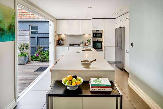 292 The Parade Island Bay_3