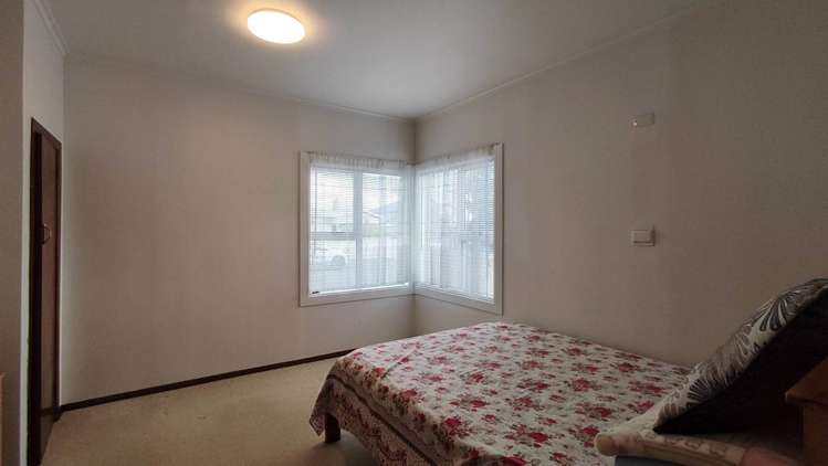 52 Old Lake Road Narrow Neck_7