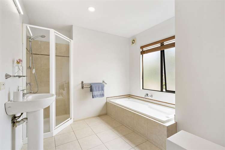 18 Bushglen Court Browns Bay_26