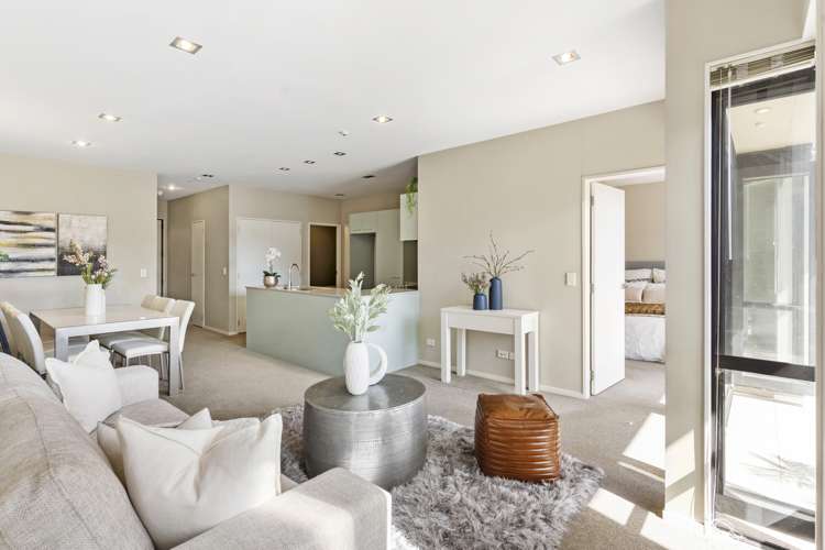 102B/525 East Coast Road Browns Bay_0