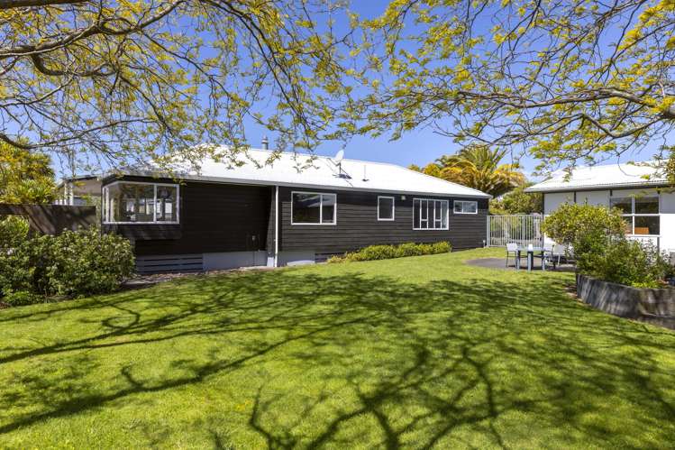 1 and 2/20 Stanley Street Wharewaka_28