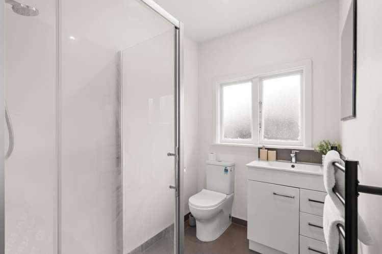 6 Charlesworth Street Woolston_10