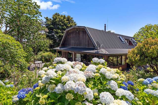 Scenic Family Retreat in Waitoki