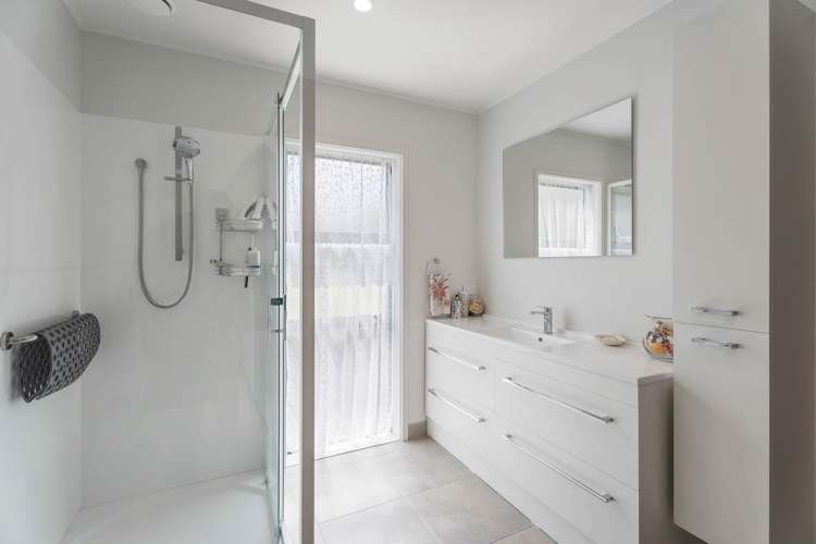 5 Marina View Drive West Harbour_34