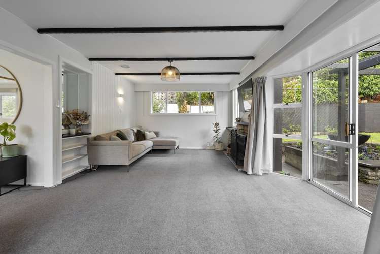 10 Whitby Place Westown_10