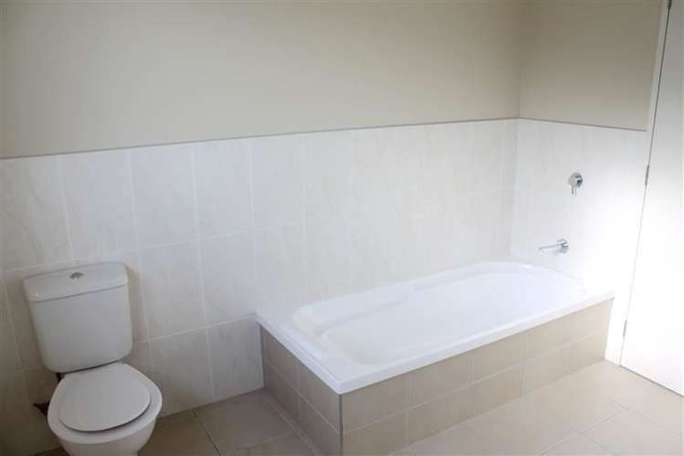 6 Lincoln Garden Close Henderson_11