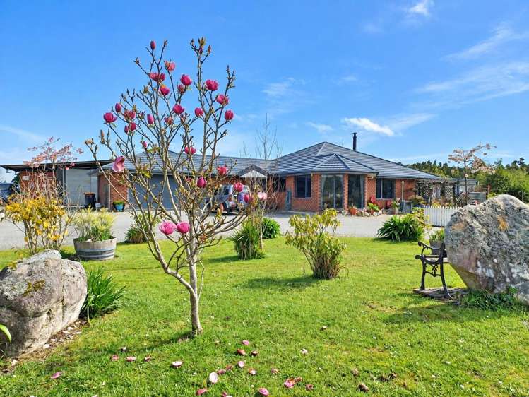 17 Gold Nugget Road_0