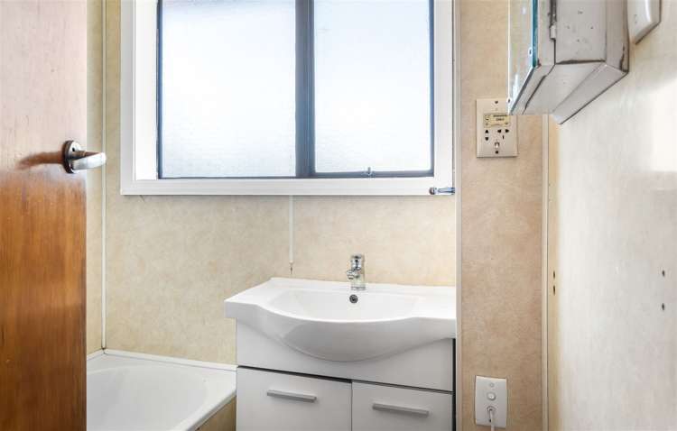 18 De Havilland Street Hornby_9