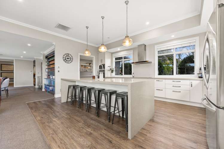 1097 Queen Street East Levin_22