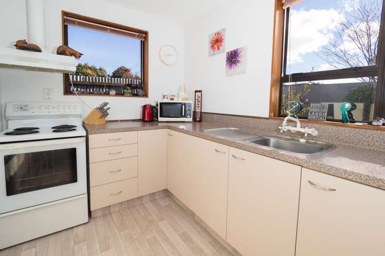 2/14 James Street Allenton_9