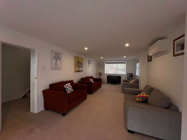 64 Cobham Crescent Kelston_3