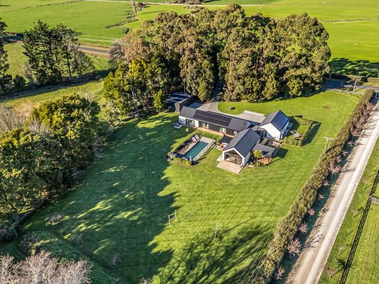 162 Livingstone Road Ngahinapouri_28